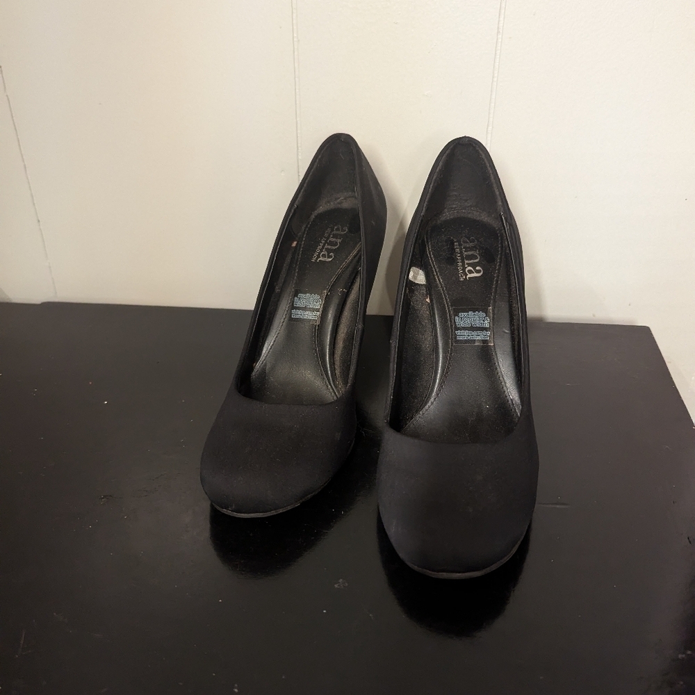 Ana Black Pumps Size 8M